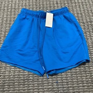 Woman’s Automet shorts sz Med